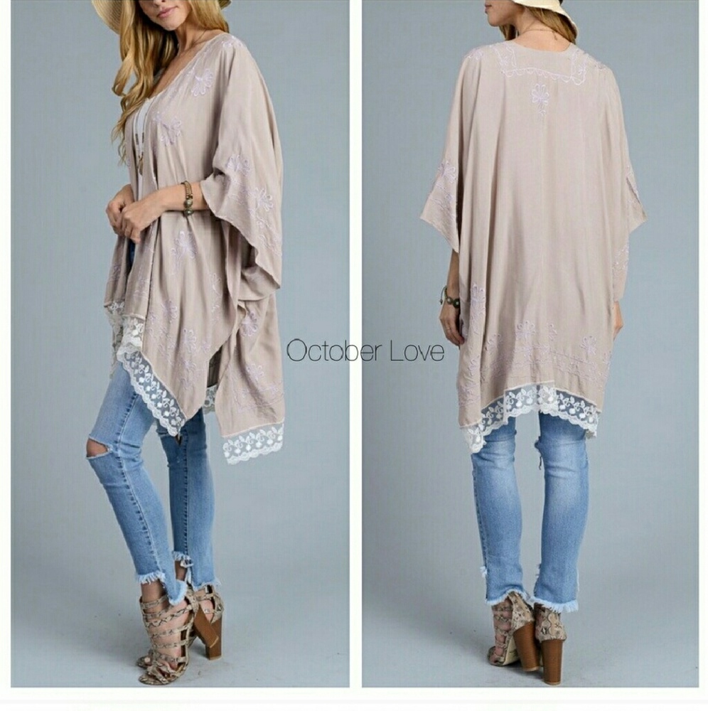 Beige Lace Kimono with Purple Embroidery - Picture 4 of 6