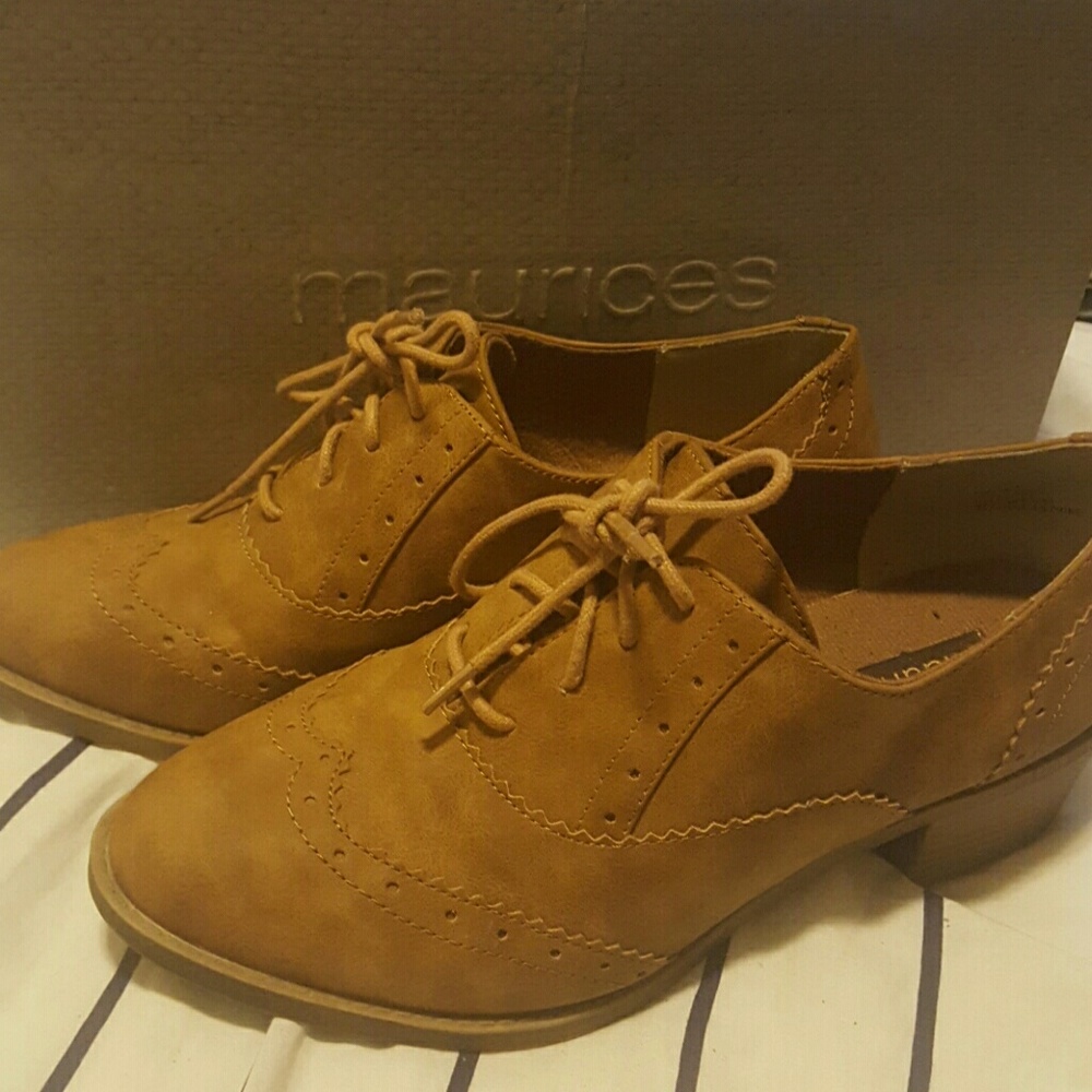 Gorgeous dress shoes with small heel!