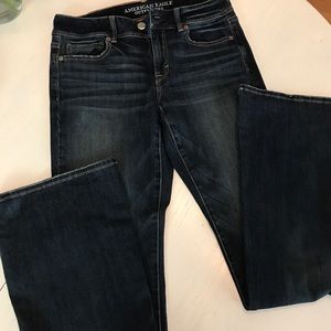 AMERICAN EAGLE KICK BOOT  jeans