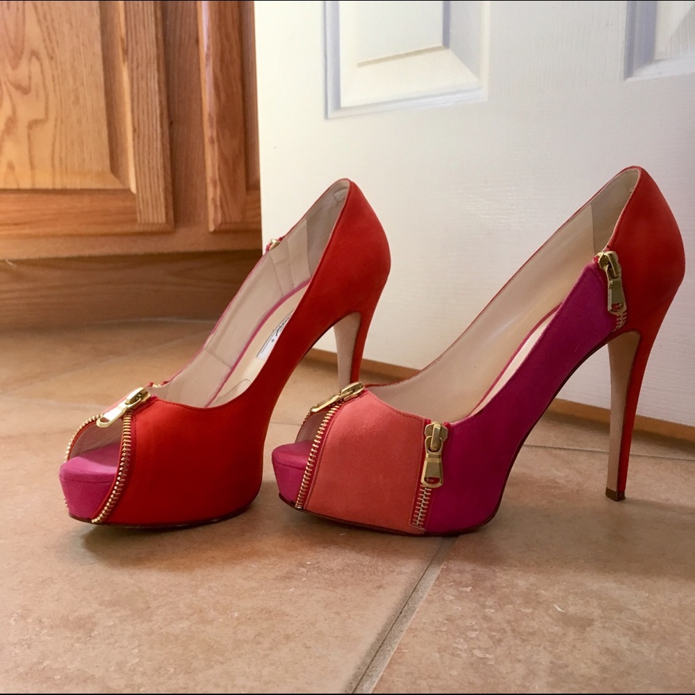 ❌SOLD❌ Suede platform peeptoe zipper "Julep"