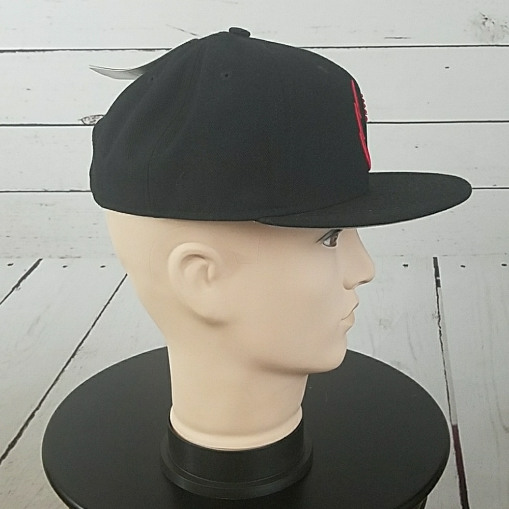 Nike Dri-Fit Football Hat Snap Back Black Red - Picture 2 of 8