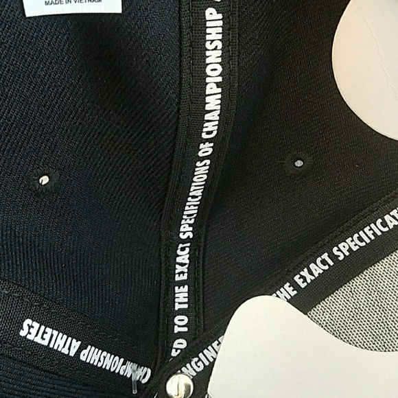 Nike Dri-Fit Football Hat Snap Back Black Red - Picture 8 of 8