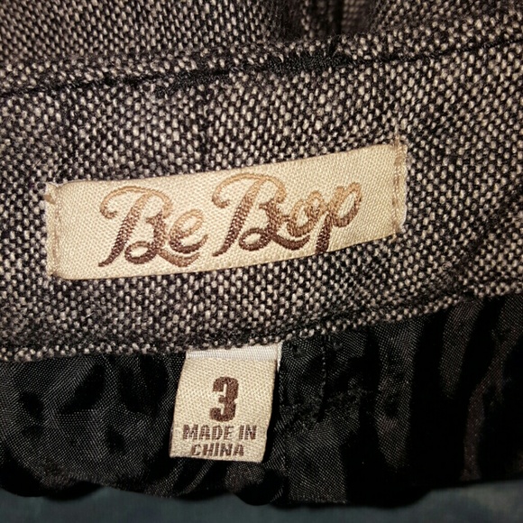 LIKE NEW DRESS PANTS SIZE 3/31L - Picture 2 of 4