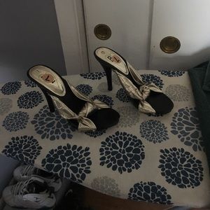Black and light metallic gold 4inch heels