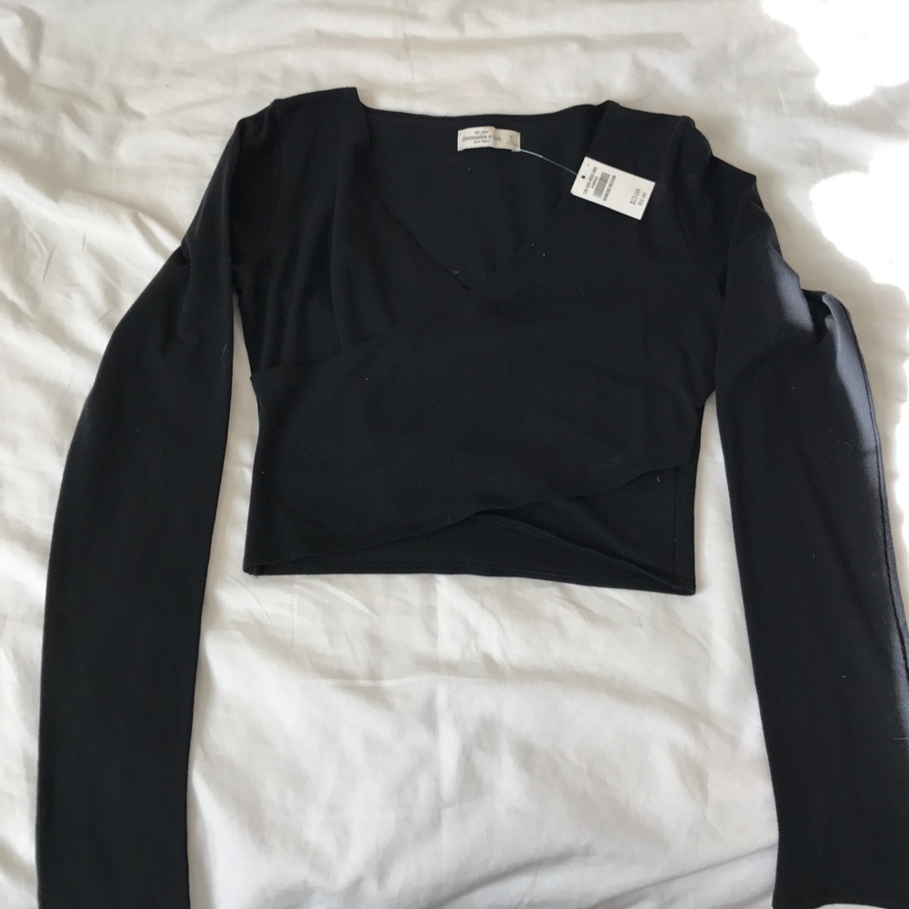 Abercrombie & Fitch cross long sleeve crop top