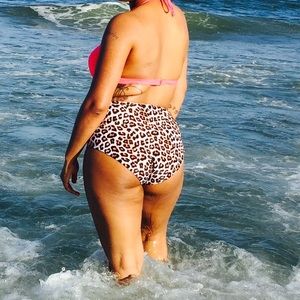 💕High waist leopard print swim bottoms💕