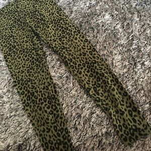 Leopard olive Forever 21 leggings size M.
