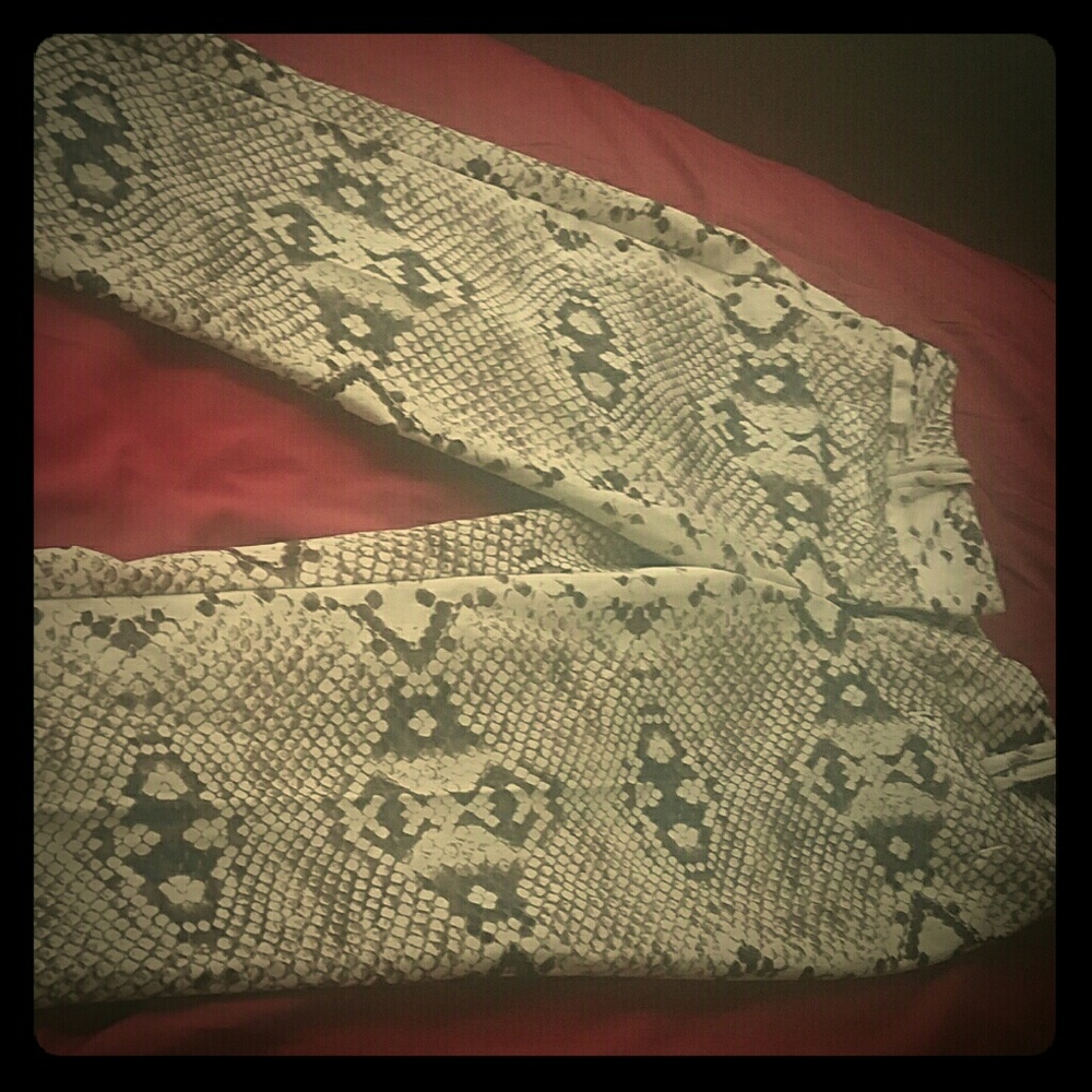 Capris *Snakeskin Print*