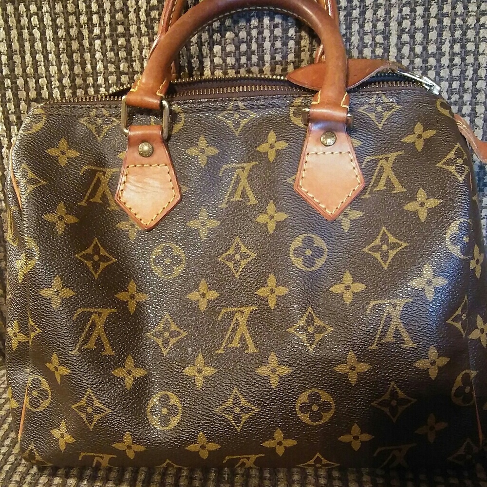 Louis vuitton authentic speedy 25