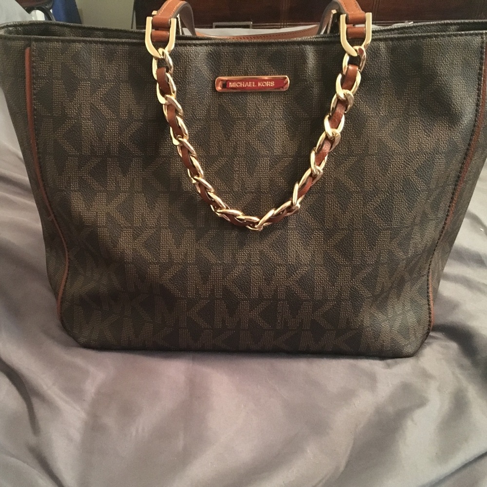 👜 Michael Kors Brown 👛Purse! Barley used!