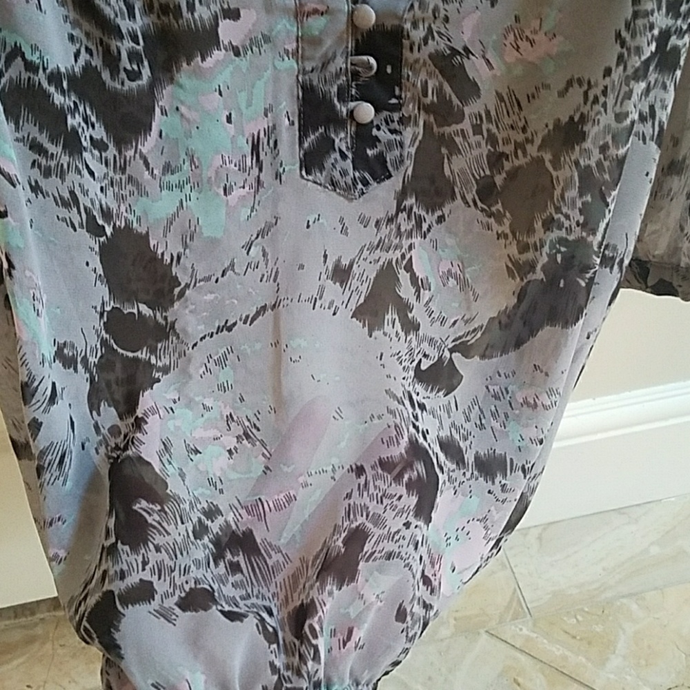 Top - Picture 3 of 3