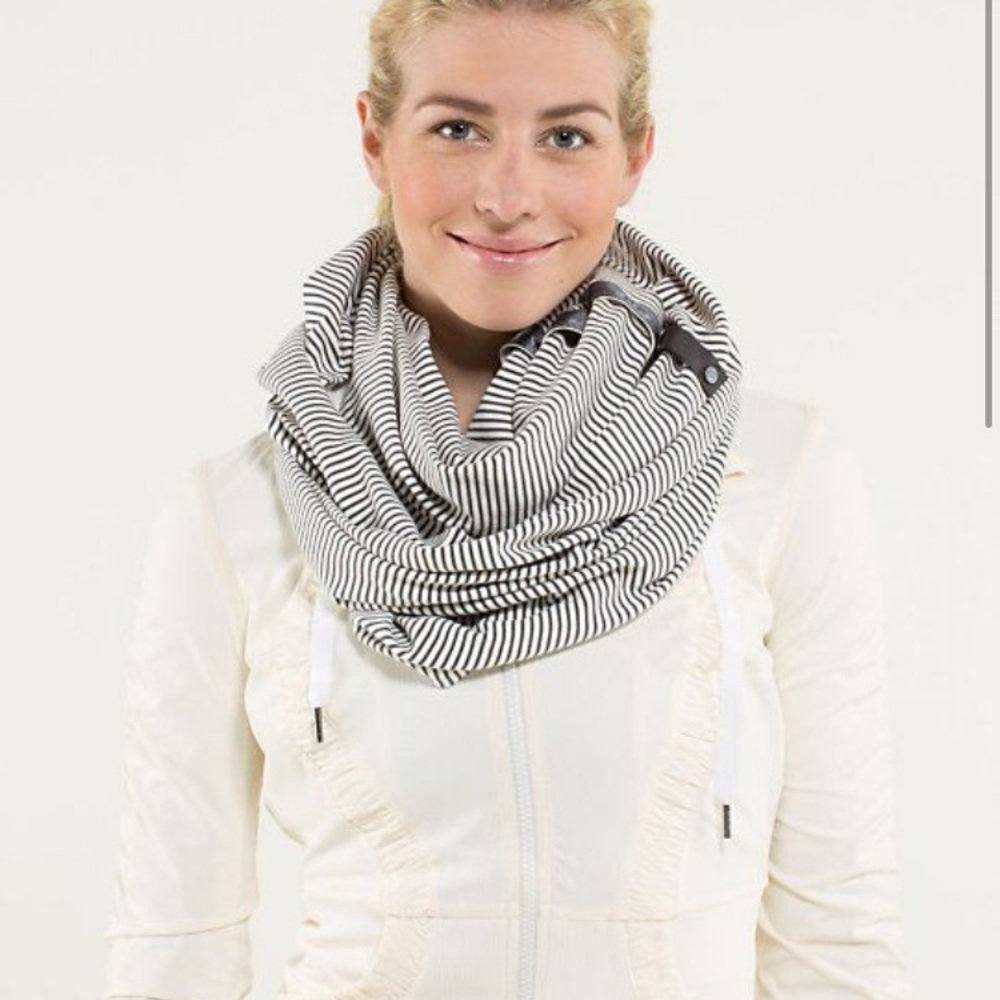 Lululemon wrap scarf
