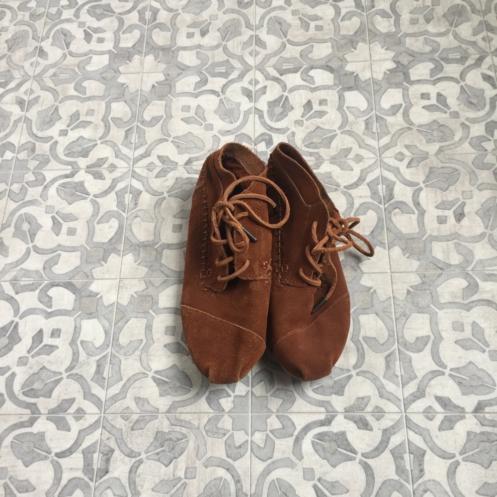 Toms moccasin boots