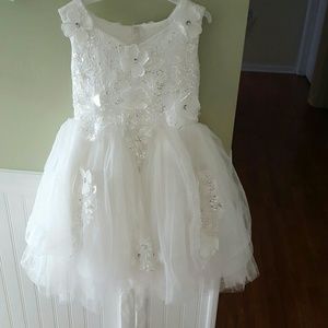 Girls 5T White flower girl dress