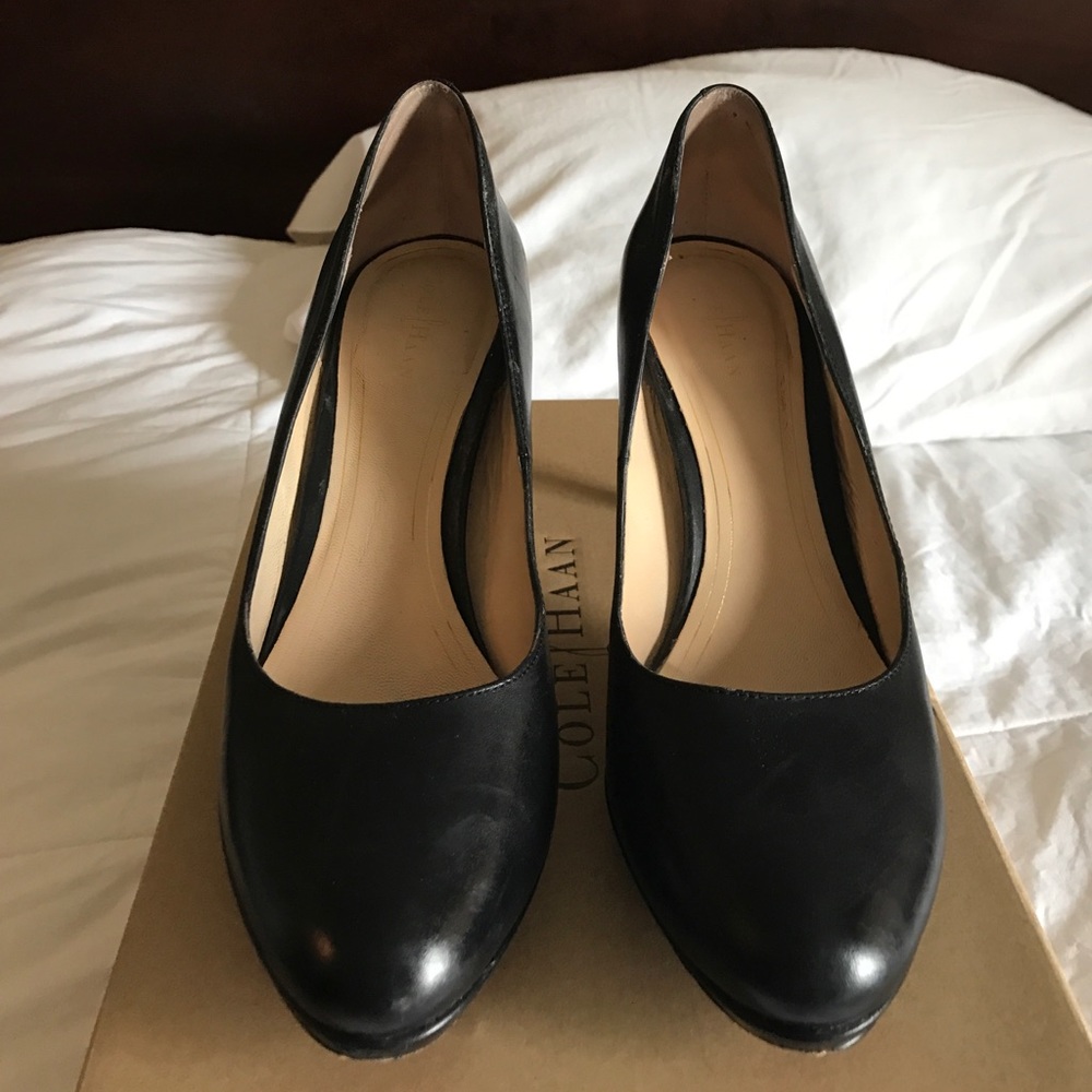 Cole Haan classic black pumps