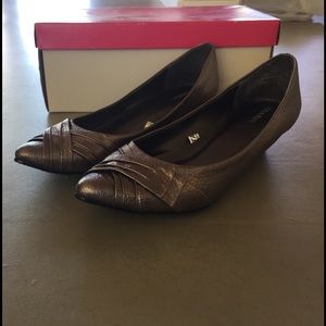 Crisscross Metallic Flats