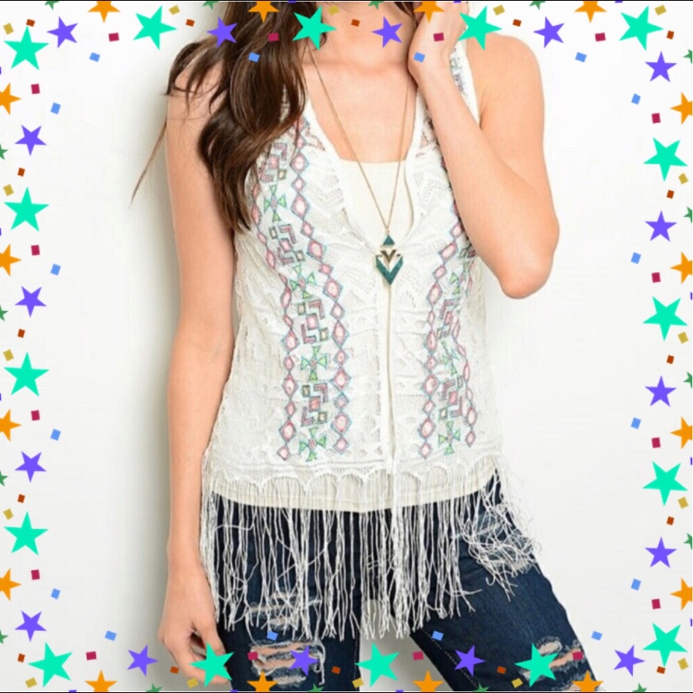 🌟BNWT Embroidered Lace Vest🌟
