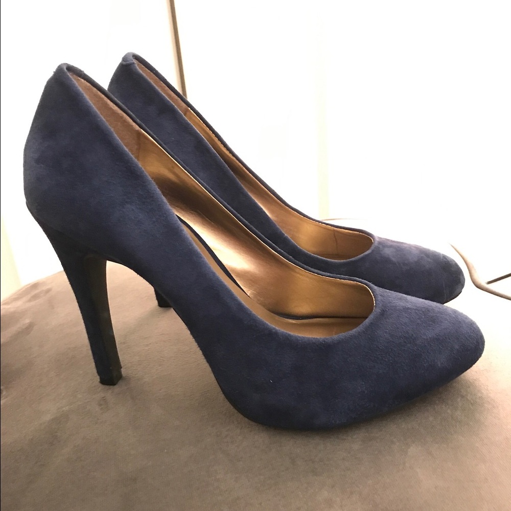 Jessica Simpson suede pumps