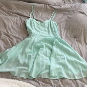 Aritzia Talula lipinski dress mint