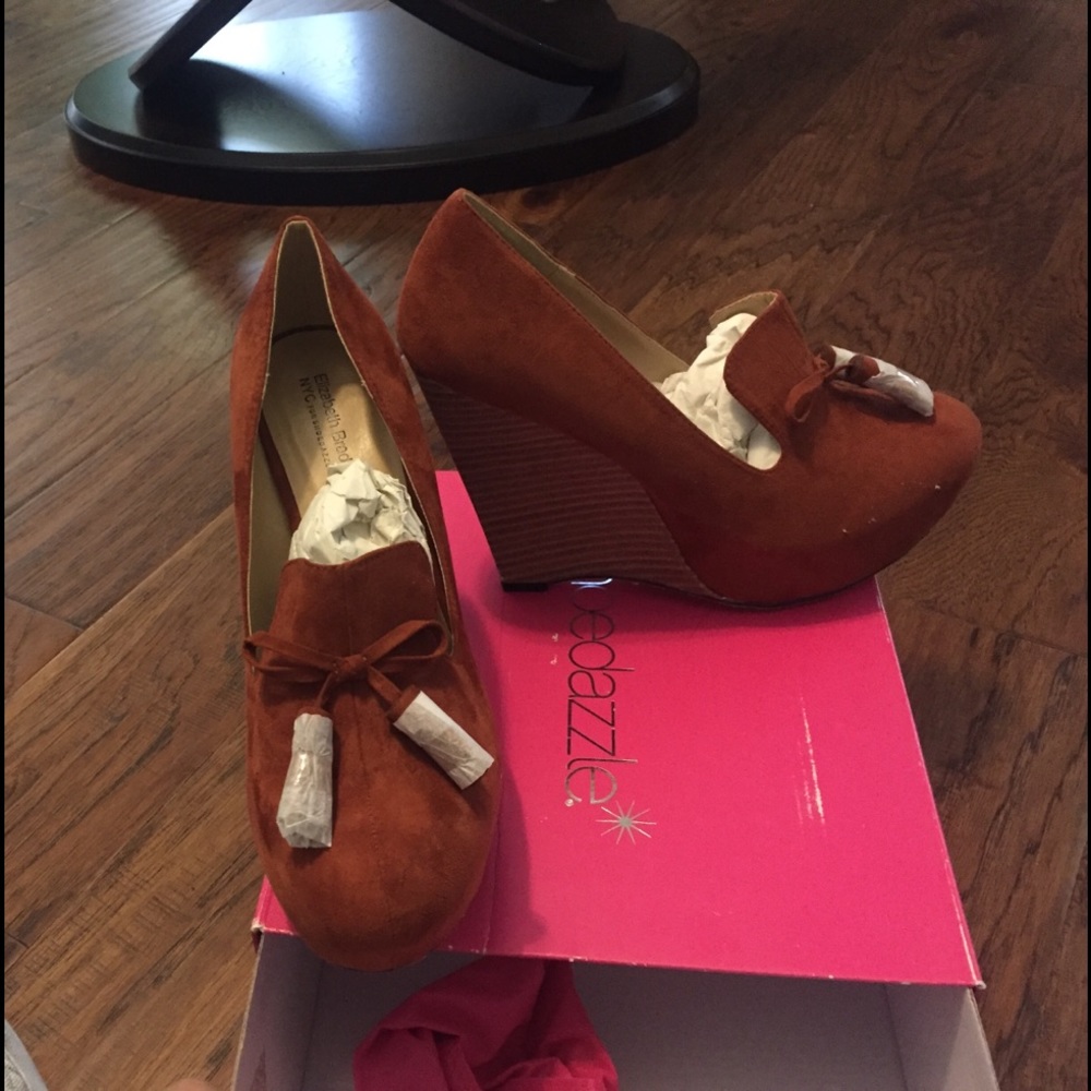 Super Cute Brown Wedges!