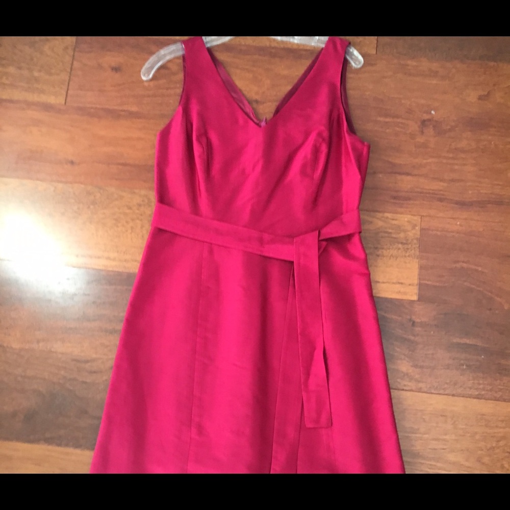 Cocktail dress with v neck red/magenta color