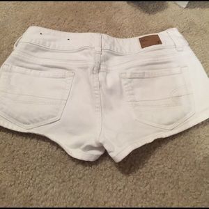 American Eagle white shorts size 00.