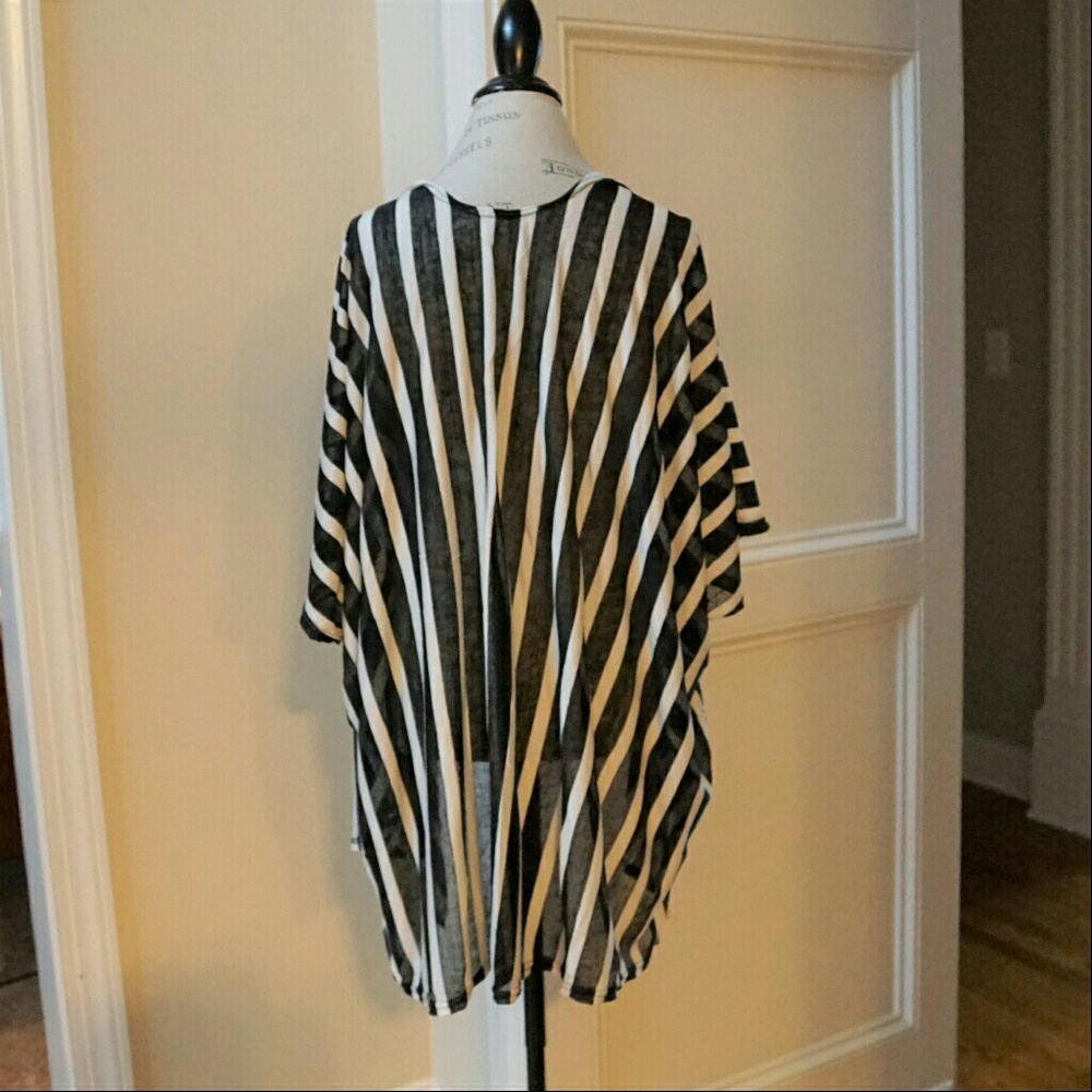 RESTOCKED Kimono wrap or Beach Cover with armholes - Picture 6 of 6