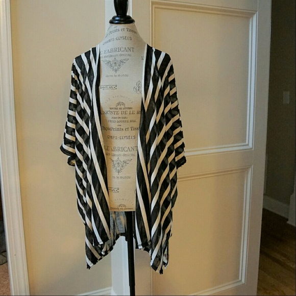 RESTOCKED Kimono wrap or Beach Cover with armholes - Picture 4 of 6