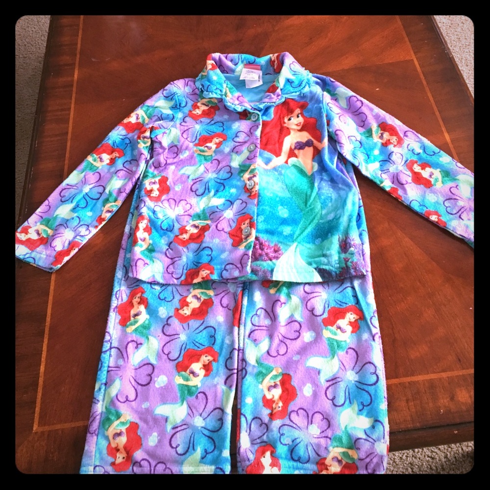 Girls Little Mermaid pajamas