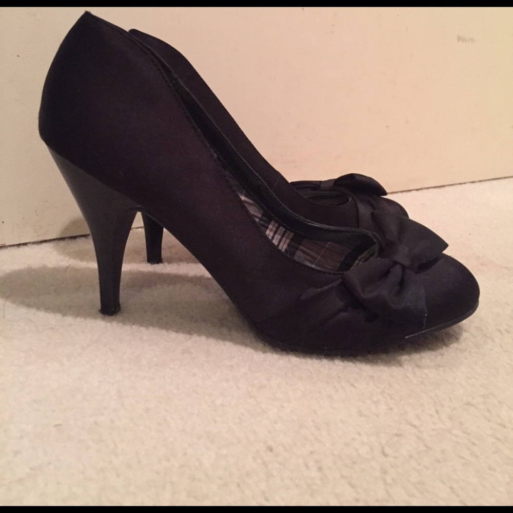 Black Fergalicious heels