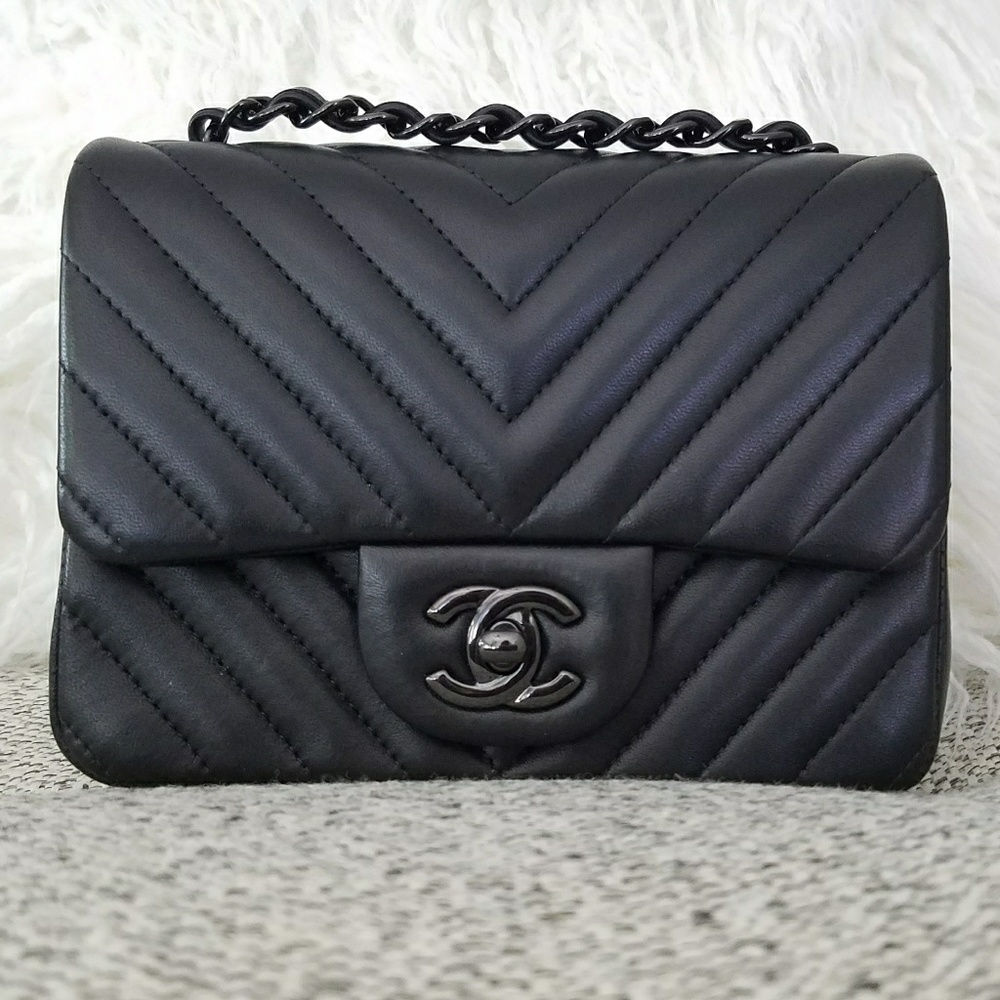 Chanel Chevron Mini Square So Black - Picture 1 of 4