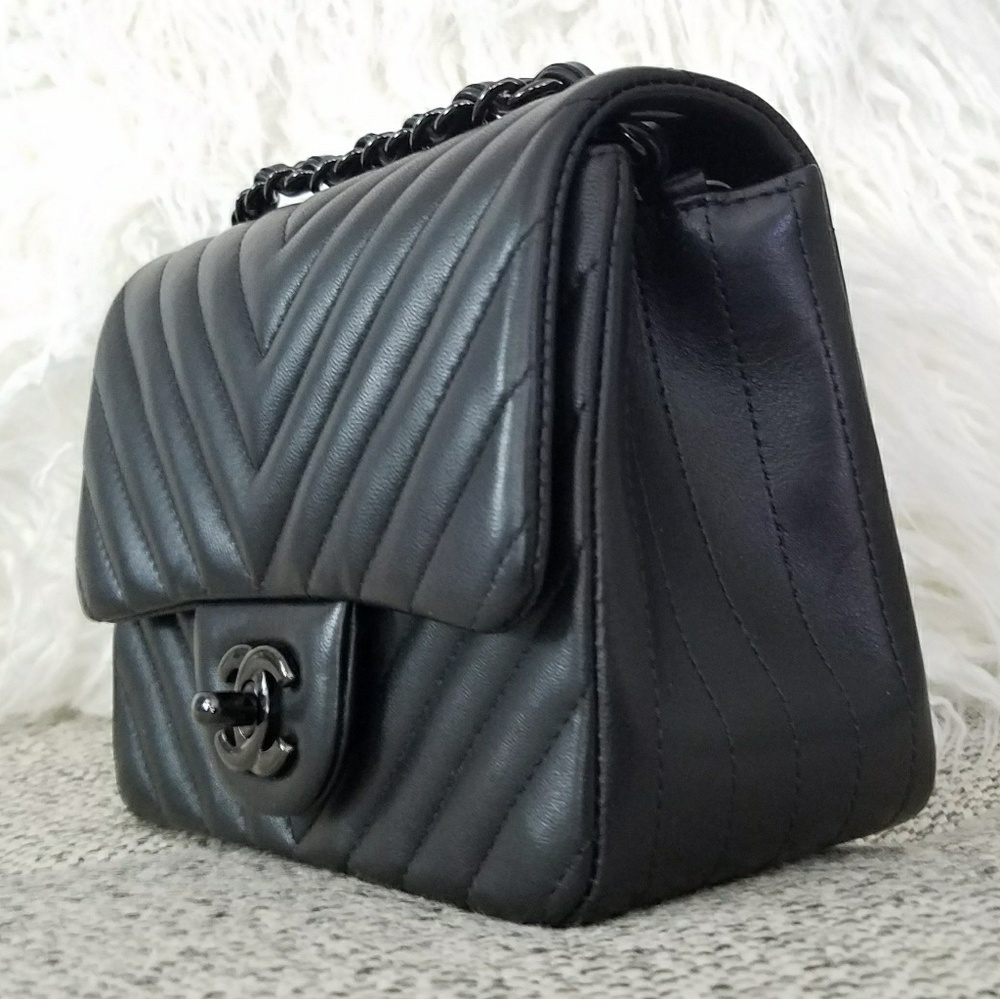 Chanel Chevron Mini Square So Black - Picture 2 of 4