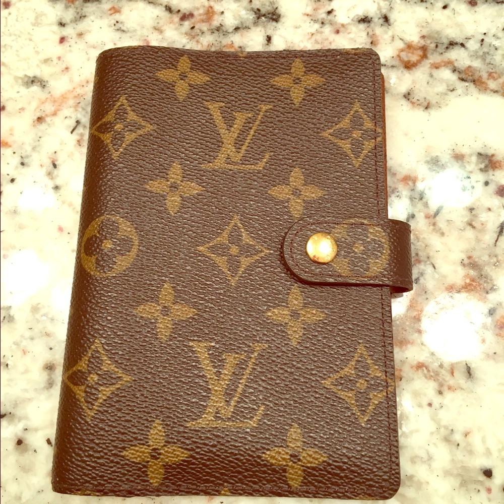 LOUIS VUITTON Monogram Small Ring Agenda Cover