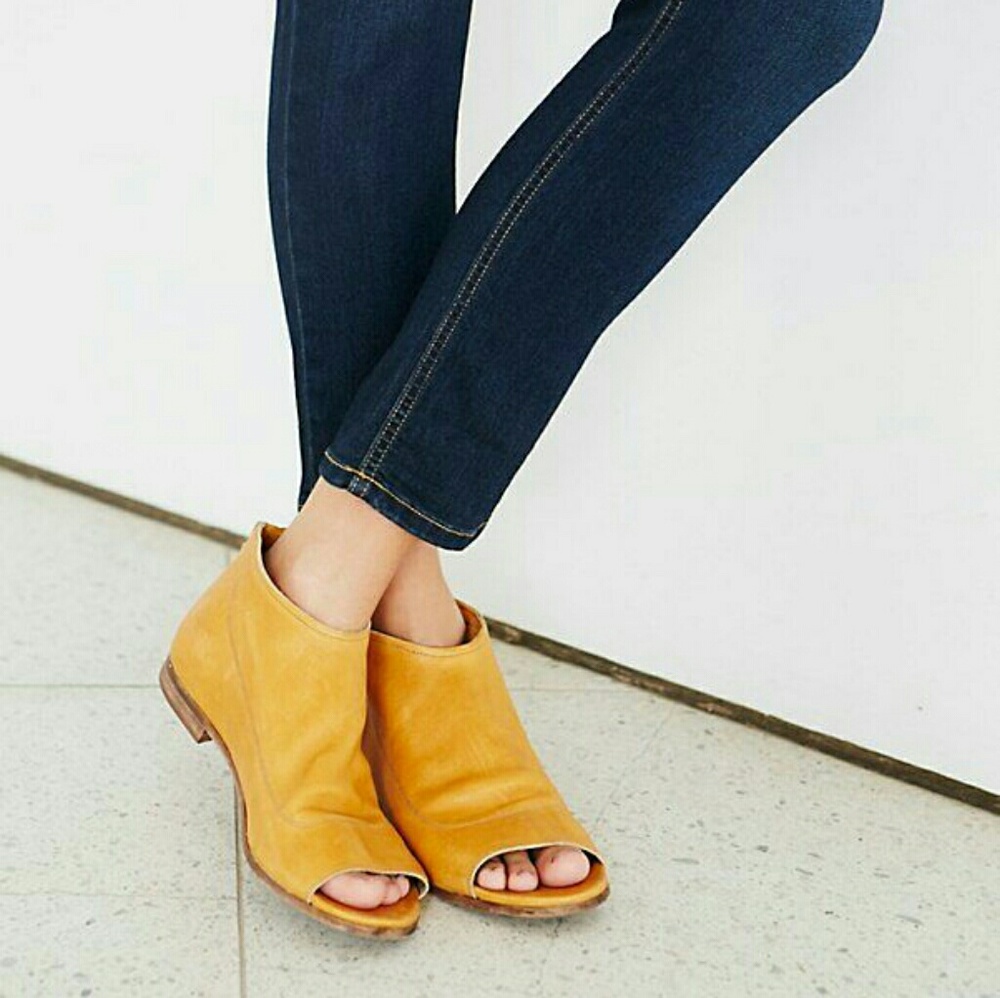 FREE PEOPLE SHORELINE SANDAL BOOTIE FLAT RATE
