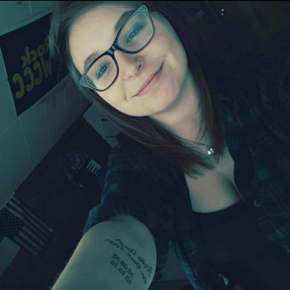 Meet your Posher, Danielle