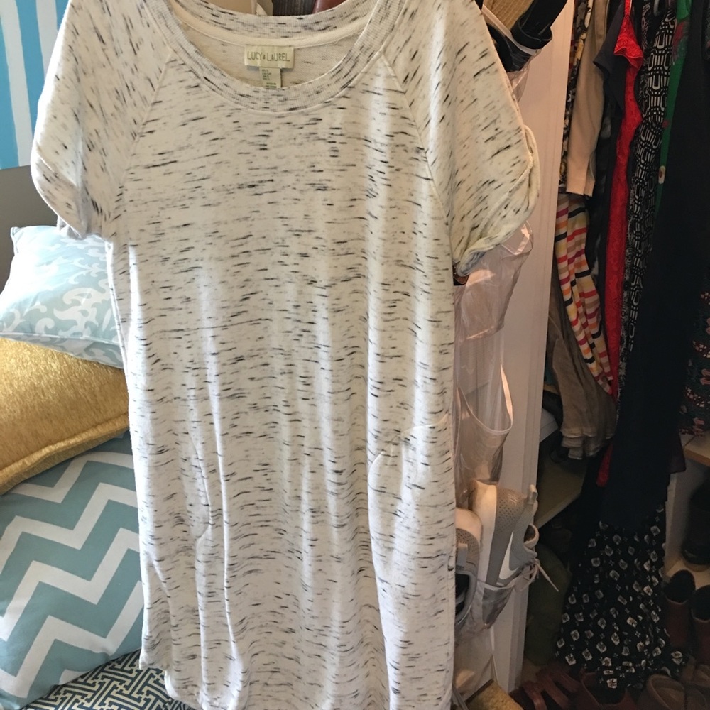 White/blacked streaked dress