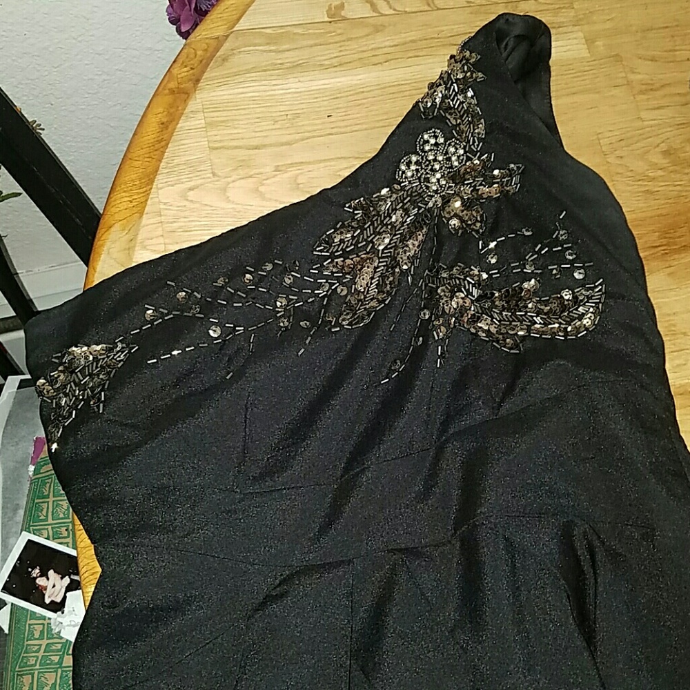 One shoulder dress