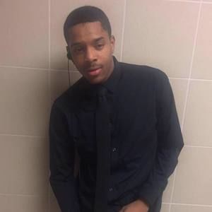 Meet your Posher, Deandre