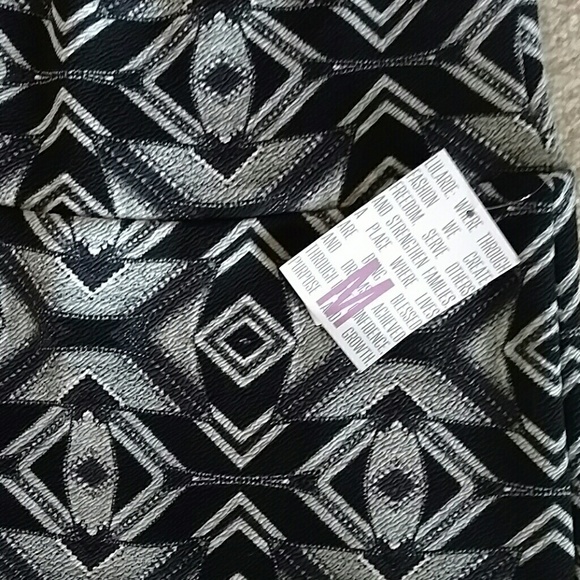 Cassie NWT - Picture 2 of 2