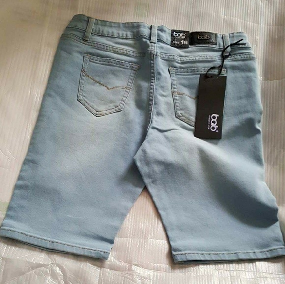 💚🌼New Plus Size Bermuda Shorts - Picture 2 of 2