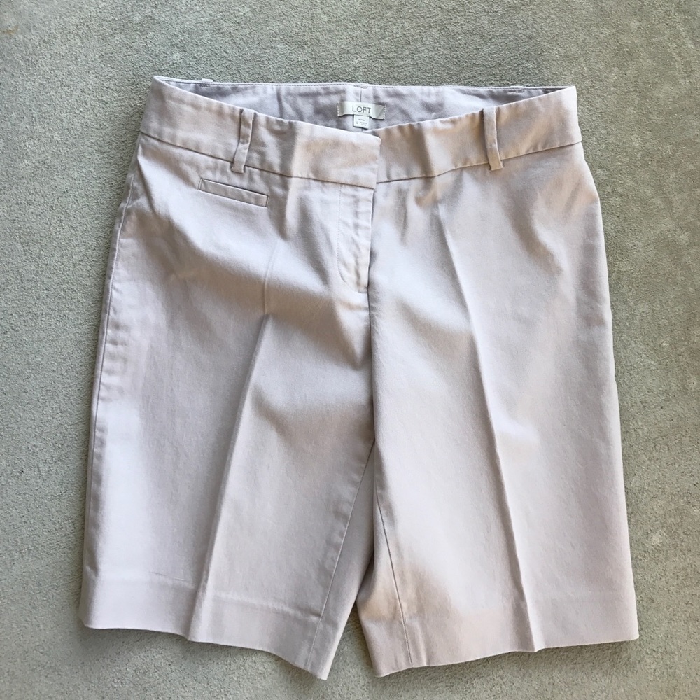 Bermuda shorts by Ann Taylor, Loft. SZ 4 EUC