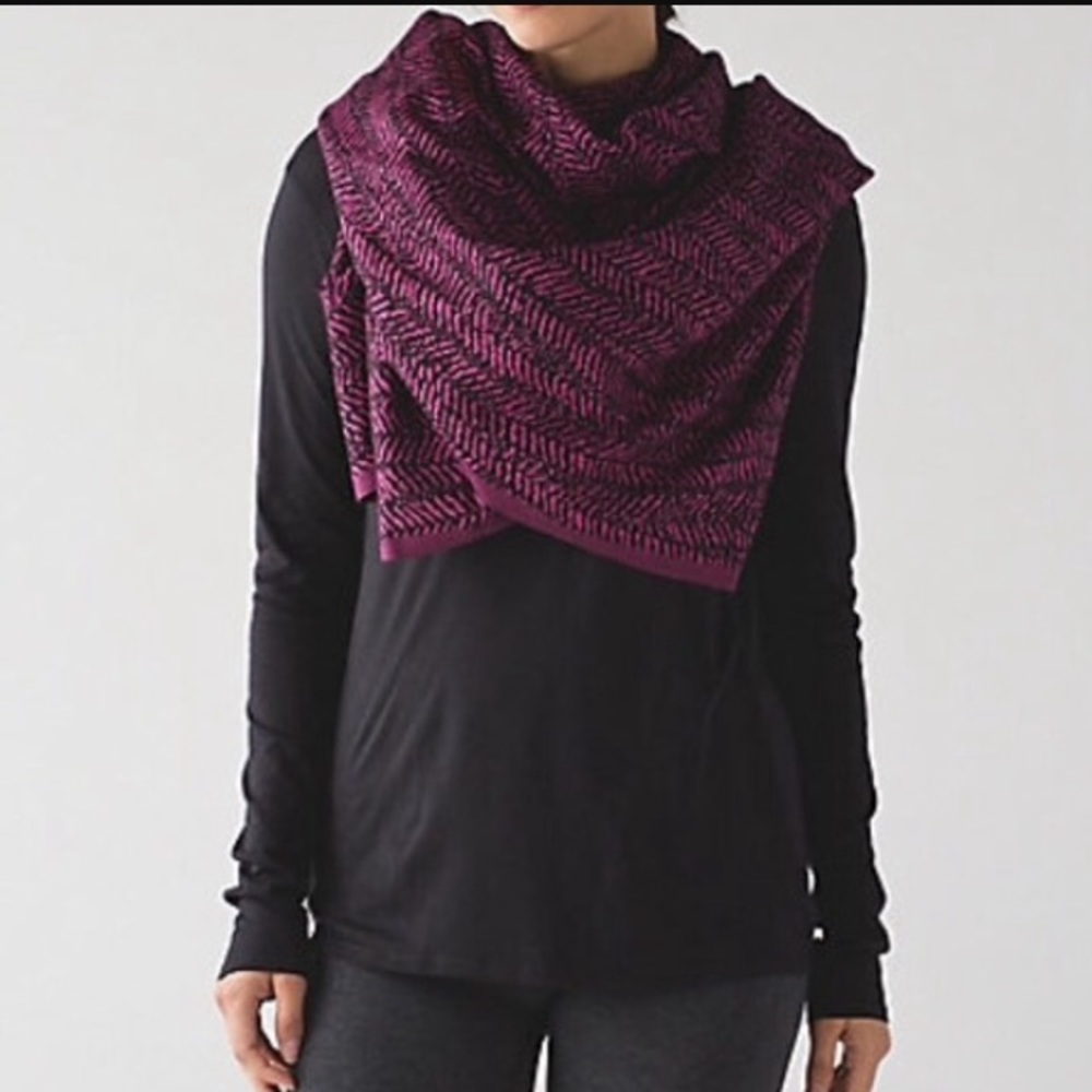 Lululemon Be Present Scarf
