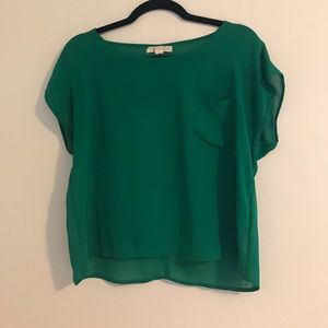 ⭐️MOVING SALE! ⭐️Fun green Forever 21 top