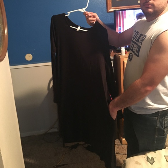 Black dress- with pockets! - Picture 2 of 4