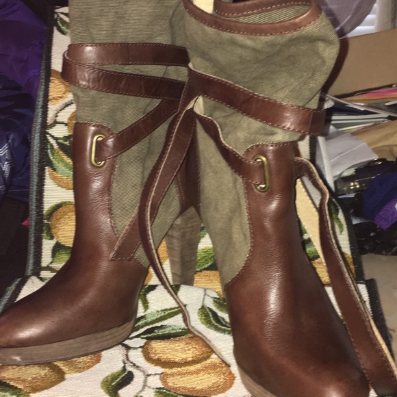 Frey Harlow Multi Strap - Picture 2 of 4