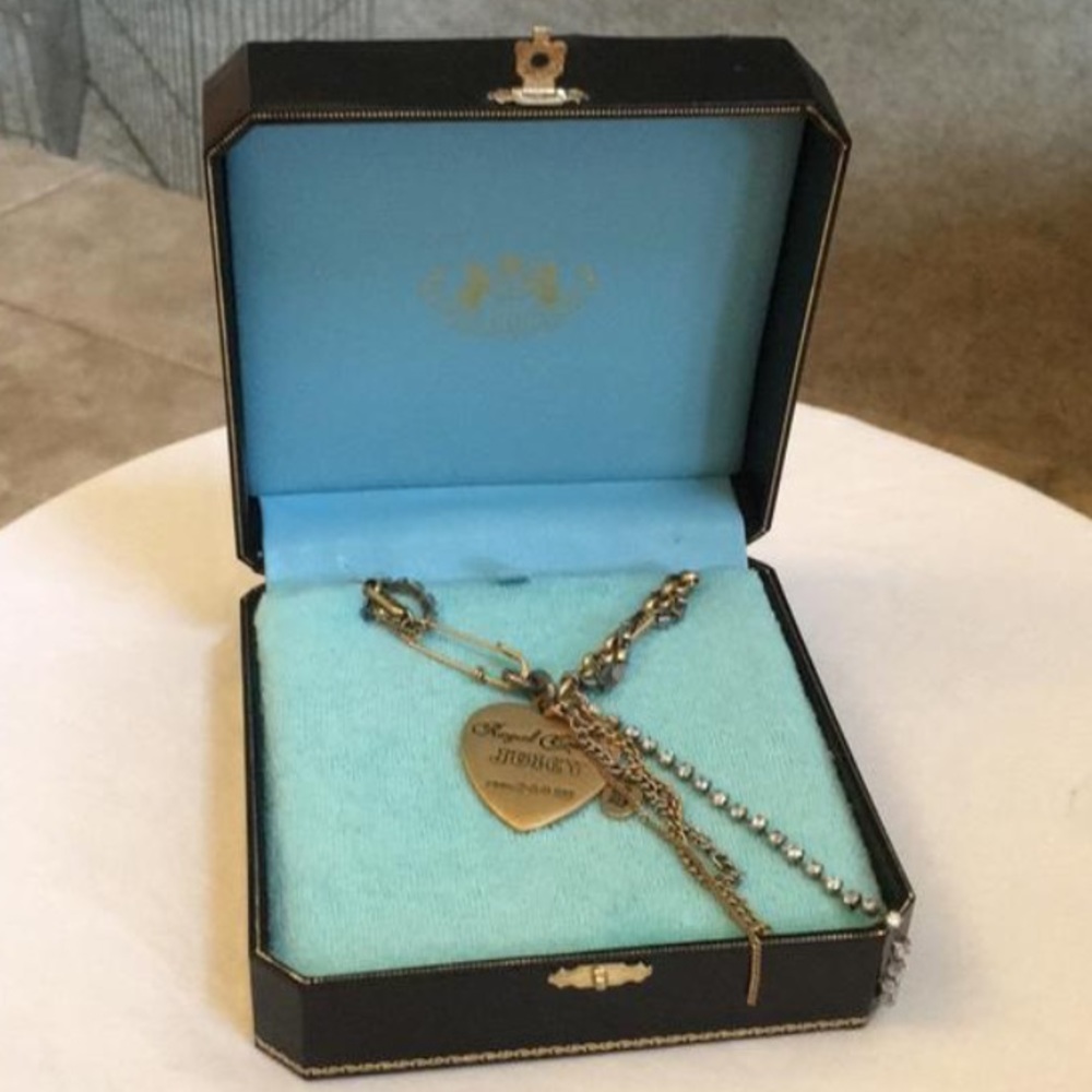 Gorgeous Juicy Couture Necklace