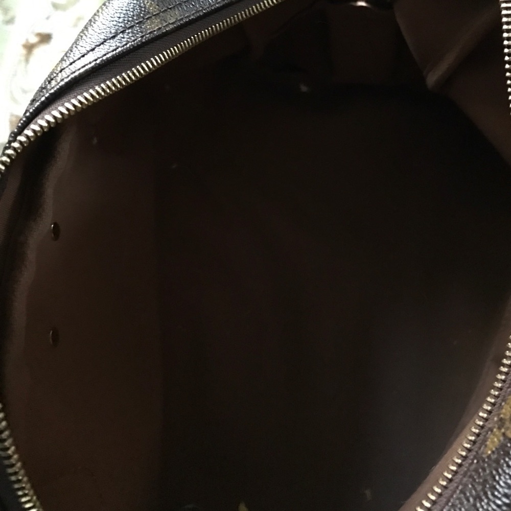 Louis Vuitton tote - Picture 3 of 5