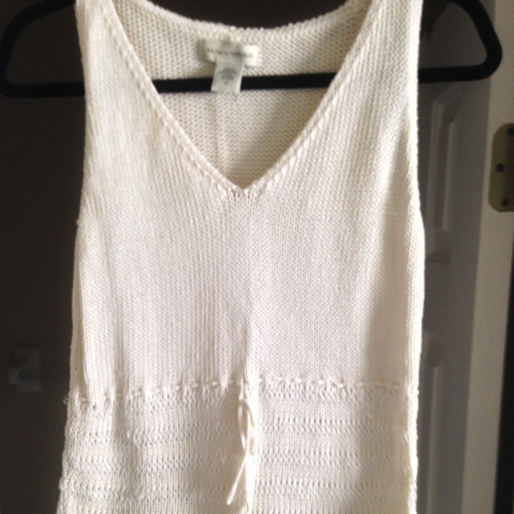 Banana Republic sleeveless white sweater, size Med