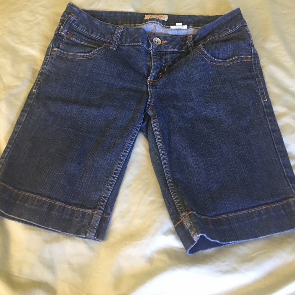Paris blues short size 9