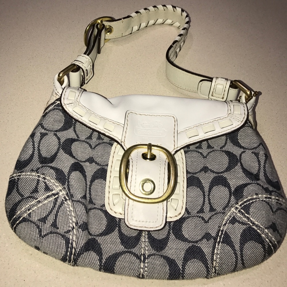 🌹🌺Coach Hobo purse with exquisite FREE bracelet